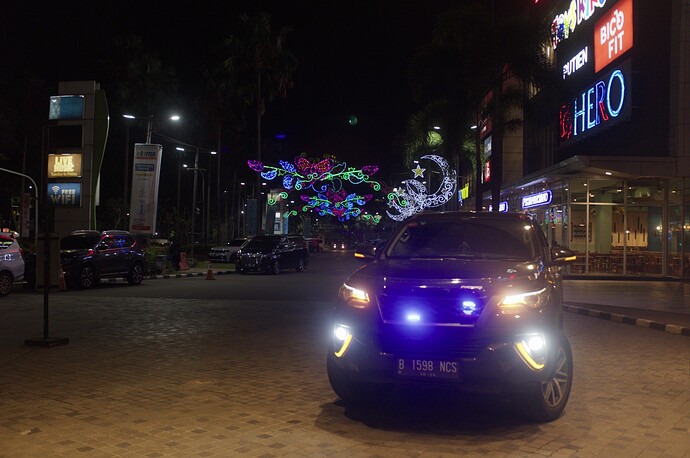 Blue_Car_Light_DSCK6333_BT709