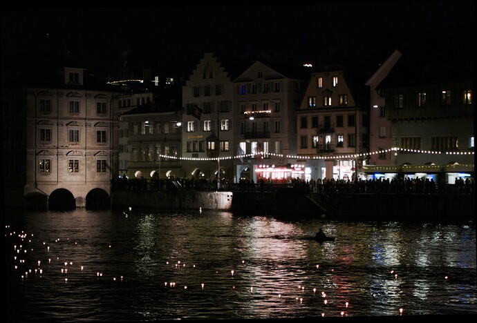 2025-12-18-18-23-52-P1080964