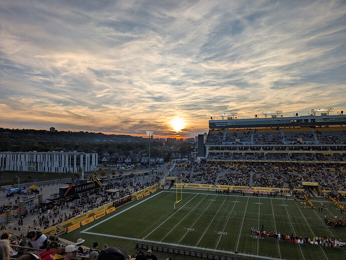 PXL_20250920_230200452.RAW-01.COVER