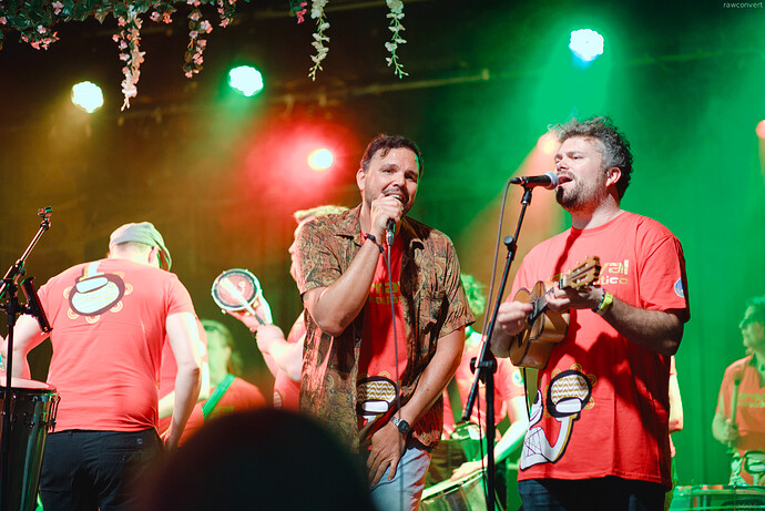 _5D_03799-two-singers-Tambor22--AgX-WPlinR2020-OUTPrefProf