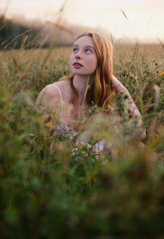 sunset_crop_girl_kodak_vision3_50d_kodak_2383_default