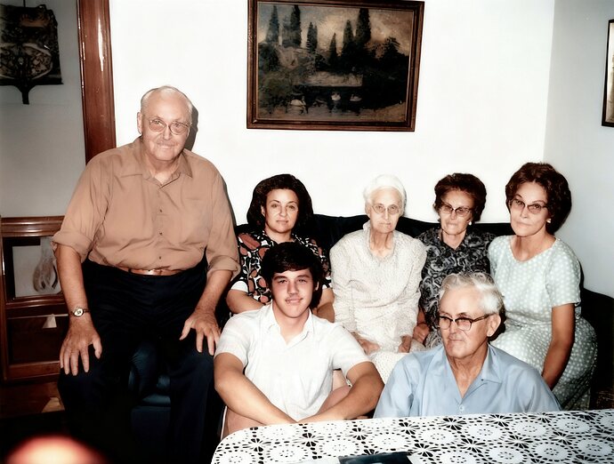 E Lee Chase and siblings and Keith 300dpi 1200pxwide2_Restored