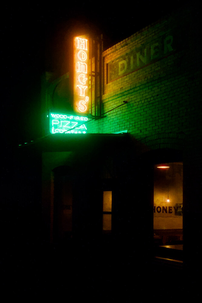 neon_light_pizzaria_01