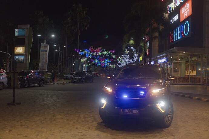 Blue_Car_Light_DSCK6333_BT709-agx