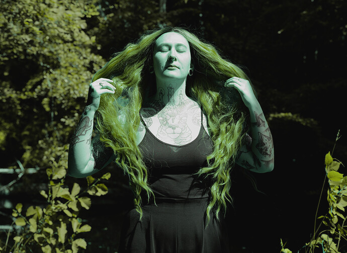 20220713_145532_lady-tatoos-V1-S-sRGB