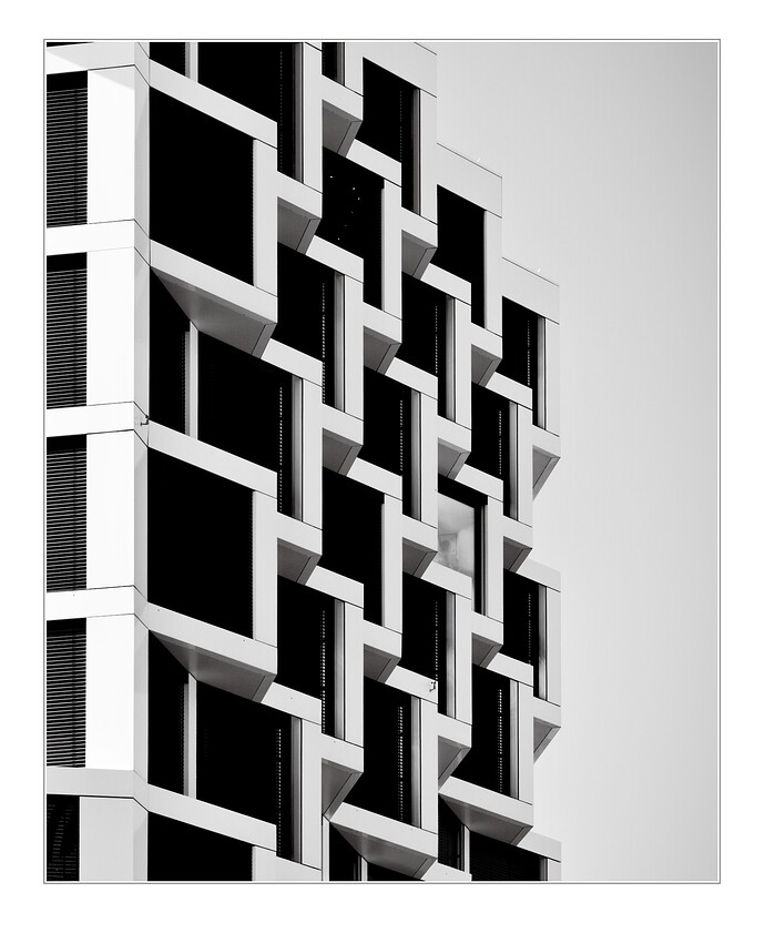 20260620_1639_0043