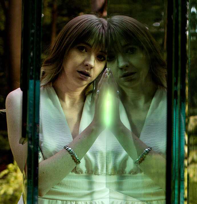 P1082383-girl-glass-reflection-rawconvert-V2