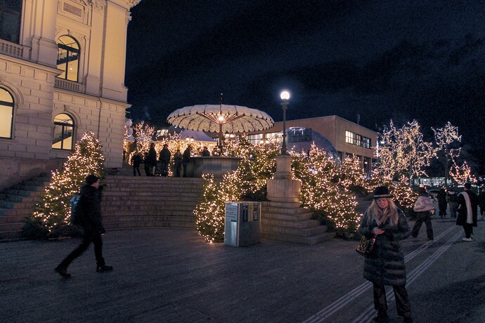 2025-12-16-17-14-56-P1080571