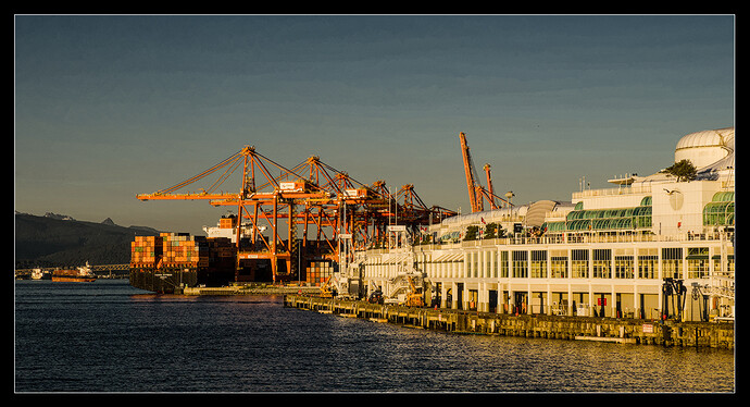 20250608_Walk-Vancouver-Dock_1_Klein_01