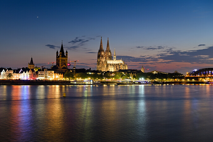 Kölner Dom Blaue Stunde 6032x4024 POSTER TIFF ohne Blaushift pixls