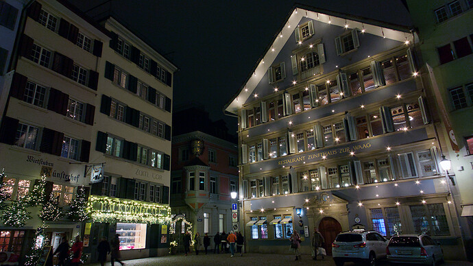 2023-12-16_19-00-46_P1020930