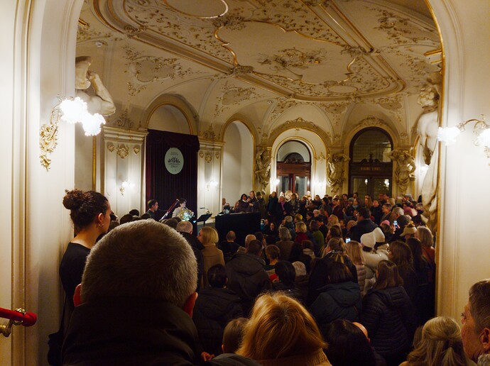 PXL_20251216_163217183