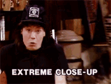waynesworld-extremecloseup-1252475294